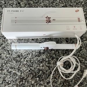 T3 Twirl 1 1/4” Ceramic Curling Iron